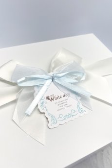 画像2: ホワイトデー限定ラッピング｜ホワイト・オリジナルBOX｜ホワイトデーギフトに｜ランジェリーのギフト・プレゼント (2)