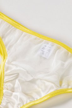 画像14: color drop Shorts white | ショーツ ・ビキニタイプ・シルククロッチ・ホワイト×イエロー | LingerieArt ランジェリーアート【サイズ交換NG・クーポン割引対象外・メール便対象】 高級ランジェリー   (14)