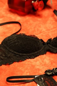 画像17: V-9811｜オープンバストブラジャー・シェルフブラ・1/4カップ・ブラック｜AxamiSexy アクサミセクシー｜輸入下着・高級ランジェリー   (17)
