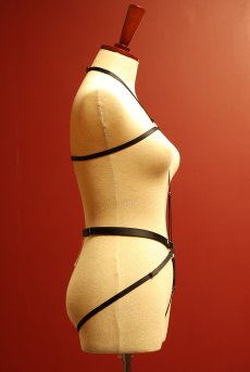 画像16: V-9866｜ボディハーネス・ブラック｜AxamiSexy アクサミセクシー【サイズ交換NG・メール便対象】輸入下着・高級ランジェリー  (16)
