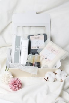 画像1: ギフトBOX入り｜ケア用品パーフェクトセット・フレッシュな香り｜6点入り｜洗浄ウォッシュ & 美白保湿クリーム & ユーカラン100ml ユーカリ / グレープフルーツ & アミー32枚入り 白 / 黒【即日発送】 (1)