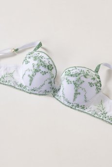 画像10: 在庫限り｜75Eサイズ｜SANSA-white-green-B214 | 3/4カップ・ワイヤーブラ・グラマー向け・すっぴん美乳ブラ｜ ewabien エヴァビアン| 輸入下着・高級ランジェリー (10)