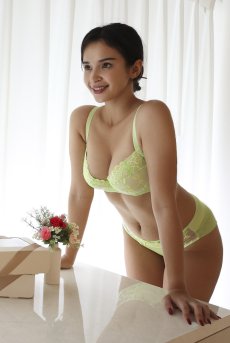 画像7: 在庫限り｜VIVIANA neongreen B214 | グラマー向けすっぴん美乳ブラ・イエローグリーン | ewabien エヴァビアン| 輸入下着・高級ランジェリー  (7)