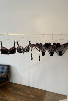 画像15: 在庫限り｜LOLA black-B150 | フルカップ・ワイヤーブラ・セミソフトブラ・大きいサイズ・ブラック| ewabien エヴァビアン| 輸入下着・高級ランジェリー  (15)