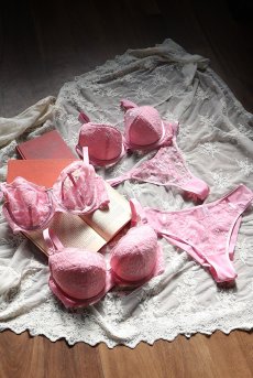 画像17: FIORA pink B214 | 3/4カップ・ワイヤーブラ・グラマー向け・すっぴん美乳ブラ・ピンク| ewabien エヴァビアン| 輸入下着・高級ランジェリー  (17)