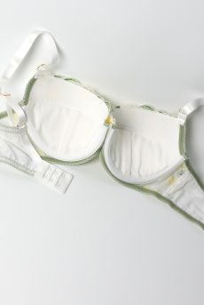 画像16: LIMON cream B214 | 3/4カップ・ワイヤーブラ・グラマー向け・すっぴん美乳ブラ・クリーム| ewabien エヴァビアン【サイズ交換OK】 輸入下着・高級ランジェリー  (16)