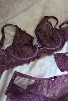 画像16: MARIBEL cherry B862 | ブラレット・フルカップ・パッドなし・ワイヤーブラ・一枚レース・大きいサイズ・バイオレット | ewabien エヴァビアン【サイズ交換OK・メール便対象】 輸入下着・高級ランジェリー  (16)