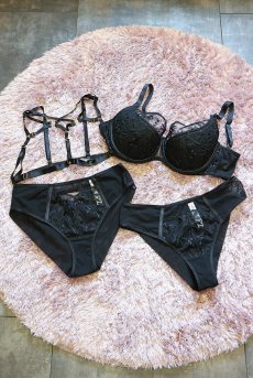 画像15: FIORA black B150 | フルカップ・ワイヤーブラ・セミソフトブラ・大きいサイズ・ブラック| ewabien エヴァビアン【サイズ交換OK】 輸入下着・高級ランジェリー  (15)