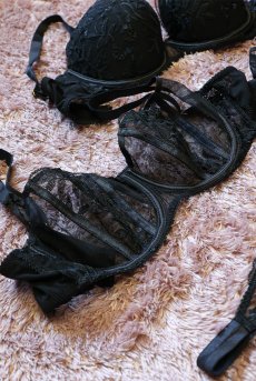 画像15: FIORA black B136 ｜フルカップ・グラマー向け・パッドなし・ワイヤーブラ・一枚レース・ブラック| ewabien エヴァビアン【サイズ交換OK・メール便対象】 輸入下着・高級ランジェリー  (15)