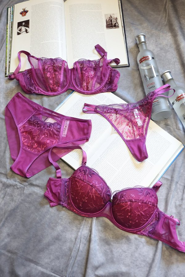 30%OFF】75C,80Dサイズ｜FIORA fuchsia B136 ｜一枚レースブラ・パッド