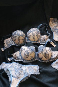 画像16: PALMER blue B214 | 3/4カップ・ワイヤーブラ・グラマー向け・すっぴん美乳ブラ・ブルー×ベージュ| ewabien エヴァビアン【サイズ交換OK】 輸入下着・高級ランジェリー  (16)