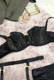 画像18: EMMA black B136 ｜フルカップ・グラマー向け・パッドなし・ワイヤーブラ・一枚レース・ブラック| ewabien エヴァビアン【サイズ交換OK・メール便対象】 輸入下着・高級ランジェリー  (18)