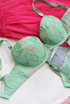 画像15: MILAGROS green B214 | 3/4カップ・ワイヤーブラ・グラマー向け・グリーン| ewabien エヴァビアン【サイズ交換OK】 輸入下着・高級ランジェリー  (15)