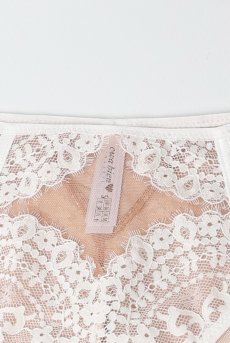 画像15: LAILA beige C511｜ブラジリアンショーツ・ベージュ | ewabien エヴァビアン【サイズ交換NG・メール便対象】輸入下着・高級ランジェリー  (15)