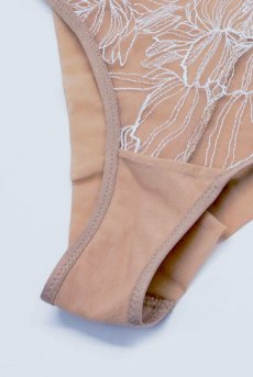 画像12: SOFIA beige C322 |ブラジリアンタンガ・ベージュ  | ewabien エヴァビアン【サイズ交換NG・メール便対象】輸入下着・高級ランジェリー  (12)