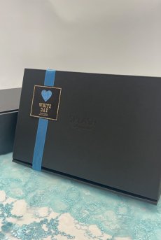 画像4: ホワイトデー限定ラッピング｜ブラック・オリジナルBOX｜ホワイトデーギフトに｜ランジェリーのギフト・プレゼント (4)