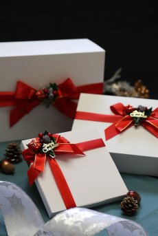 画像4: クリスマス限定ラッピング｜ホワイト・オリジナルBOX｜クリスマスプレゼントに｜ランジェリーのギフト・プレゼント (4)