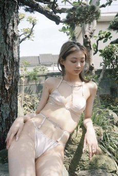 画像8: Deformed Triangle Bra | petit pause | ブラジャー・ノンワイヤーブラ・サテン生地・クロスバック・ベージュ | Kiff  キッフ 【サイズ交換NG】   日本製   (8)