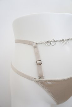 画像14: Waist Harness Tanga | petit pause | ウエストハーネス付きタンガ・Tバックショーツ・サテン生地・ベージュ | Kiff キッフ 【サイズ交換NG・クーポン割引対象外・メール便対象】  日本製   (14)