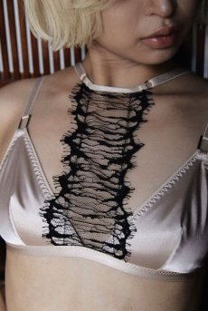 画像7: Triangle Layered Bra | Onde a l'Aube | ブラジャー・ノンワイヤーブラ・サテン生地・レース・ベージュ | Kiff  キッフ 【サイズ交換NG】   日本製   (7)