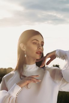 画像8: 【サンプル特別価格】White Cloud Bodysuit|ボディ・シースルー・ホルターネック・パール|ギフトBOX入り|未発表モデル・サンプル・見本品|LA MUSA ラミューザ【即日発送・サイズ交換NG】輸入下着・ 高級ランジェリー   (8)