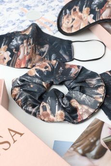 画像4: 【サンプル特別価格】Primavera Travel Set|トラベル4点セット・アイマスク・シュシュ・マスク・巾着ポーチ|ギフトBOX入り|プリマヴェーラ柄・未発表モデル・サンプル・見本品|LA MUSA ラミューザ【即日発送・サイズ交換NG】輸入下着・ 高級ランジェリー   (4)