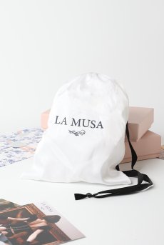 画像1: 【サンプル特別価格】White Muse Lingerie Pouch|ランジェリーポーチ・巾着|ギフトBOX入り|LA MUSAアイコンプリント・未発表モデル・サンプル・見本品|LA MUSA ラミューザ【即日発送・サイズ交換NG】輸入下着・ 高級ランジェリー   (1)