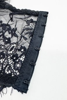 画像12: L401-2PC-BK｜ふんわりシアー袖のレースビスチェ＆Tバックショーツセット（カップ付き・袖付き・ブラック）｜Lace Shop｜インポートランジェリー輸入下着・ランジェリー (12)