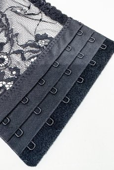 画像13: L401-2PC-BK｜ふんわりシアー袖のレースビスチェ＆Tバックショーツセット（カップ付き・袖付き・ブラック）｜Lace Shop｜インポートランジェリー輸入下着・ランジェリー (13)