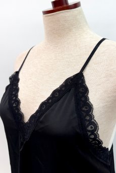画像10: L413-CHE-BK｜深スリット入りロングスリップドレス（サテン生地・ブラック）｜Lace Shop｜インポートランジェリー輸入下着・ランジェリー (10)