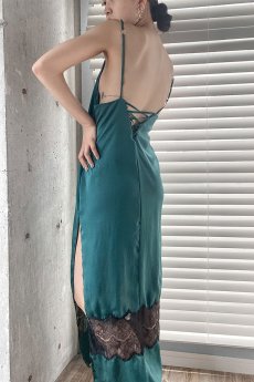 画像9: Cedar Long Satin Camisole GR | ロングスリップ・ロングキャミソール・ディープグリーン| Lilose リローズ【サイズ交換NG】   日本製   (9)