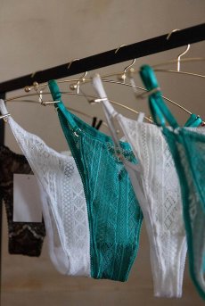 画像15: 在庫限り｜Valley Lace Brazilian Shorts EG|ショーツ・レース・エメラルドグリーン | Lilose リローズ【サイズ交換NG・クーポン割引対象外・メール便対象】  日本製   (15)