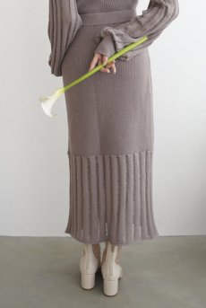 画像4: Gambit Slit Knit Skirt |ロングスカート・ニット・グレージュ | Lilose リローズ【送料無料・サイズ交換NG】   日本製   (4)