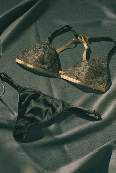 画像19: Lace Weekend Set Black High  | ノンワイヤーブラ＆ショーツセット・フロントホック・Tバック・ブラック・クロコダイル柄・ポーチ付き | maimia マイミア【サイズ交換NG】  日本製・高級ランジェリー   (19)