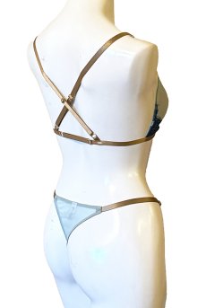 画像9: Lace Weekend Set BLUE MARTINI | ノンワイヤーブラ＆ショーツセット・フロントホック・Tバック・フレンチリバーレース・ペールブルー・ポーチ付き | maimia マイミア【サイズ交換NG・クーポン割引対象外】 日本製・高級ランジェリー   (9)