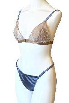 画像7: Luxe Weekend Set AZZURO | ノンワイヤーブラ＆ショーツセット・フロントホック・Tバック・フレンチリバーレース・ブルー×ヌーディベージュ・ポーチ付き | maimia マイミア【サイズ交換NG・クーポン割引対象外】 日本製・高級ランジェリー   (7)