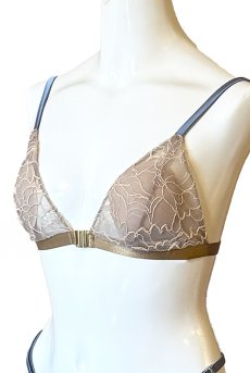 画像9: Luxe Weekend Set AZZURO | ノンワイヤーブラ＆ショーツセット・フロントホック・Tバック・フレンチリバーレース・ブルー×ヌーディベージュ・ポーチ付き | maimia マイミア【サイズ交換NG・クーポン割引対象外】 日本製・高級ランジェリー   (9)