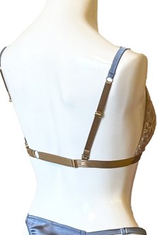 画像10: Luxe Weekend Set AZZURO | ノンワイヤーブラ＆ショーツセット・フロントホック・Tバック・フレンチリバーレース・ブルー×ヌーディベージュ・ポーチ付き | maimia マイミア【サイズ交換NG・クーポン割引対象外】 日本製・高級ランジェリー   (10)