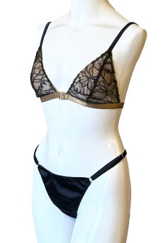 画像8: Luxe Weekend Set  COMPLICE | ノンワイヤーブラ＆ショーツセット・フロントホック・Tバック・フレンチリバーレース・ブラック×ダークネイビー・ポーチ付き | maimia マイミア【サイズ交換NG・クーポン割引対象外】 日本製・高級ランジェリー   (8)
