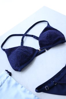 画像4: LACE CRUIISNG SET | ノンワイヤーブラ＆ショーツセット・スイムウェア兼用２WAY・ネイビー・ポーチ付き | maimia マイミア【サイズ交換NG・クーポン割引対象外】 日本製・高級ランジェリー   (4)