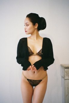 画像5: Candy Weekend Set  NERO　| ノンワイヤーブラ＆ショーツセット・フロントホック・Tバック・国産ウォッシャブルレース・ネロ( ブラック)・ポーチ付き | maimia マイミア【サイズ交換NG・クーポン割引対象外】 日本製・高級ランジェリー   (5)