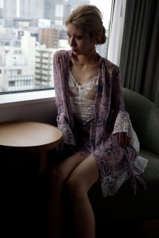 画像15: 【先行予約 10％OFF】Nysa babydoll robe set｜ベビードール＆ガウン＆Tバック（パープル・花柄レース・3点セット）｜Muse Line｜インポートSexyランジェリー【即日発送・サイズ交換NG・メール便対象】輸入下着・ランジェリー   (15)