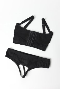 画像12: Chic Amoria 2-pcs crotchless set | ブラ&クロッチレスショーツ2点セット（ワイヤーあり・オープンバスト・オープンクロッチ・シースルー・ブラック）| Obsessive 高級Sexyランジェリー【即日発送・サイズ交換NG】輸入下着・ランジェリー   (12)