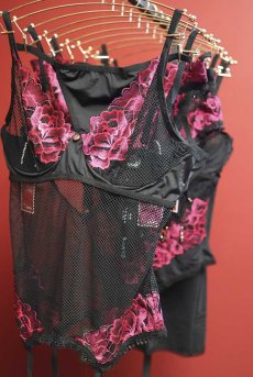 画像25: Rosenty teddy | テディ・ワイヤー入り・ブラック×ピンク  | Obsessive 高級Sexyランジェリー【即日発送・サイズ交換NG・メール便対象】輸入下着・ランジェリー    (25)