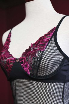 画像23: Rosenty corset |ガーターベルト付きコルセット＆クロッチレスタンガ2点セット・ブラック×ピンク | obsessive 高級Sexyランジェリー【即日発送・サイズ交換NG】輸入下着・ランジェリー   (23)