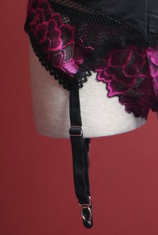 画像36: Rosenty 3-pcs set|ワイヤー入りブラジャー＆ガーターベルト＆ブラジリアンショーツ3点セット・ブラック×ピンク | obsessive 高級Sexyランジェリー【即日発送・サイズ交換NG・メール便対象】輸入下着・ランジェリー   (36)