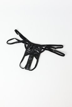 画像20: Keira Lise 2-pcs crotchless set｜ブラ＆クロッチレスタンガ2点セット（ワイヤーなし・オープンバスト・ボンテージ・フェイクレザー・ダブルストラップ・ブラック） | Obsessive 高級Sexyランジェリー【即日発送・サイズ交換NG・メール便対象】輸入下着・ランジェリー   (20)