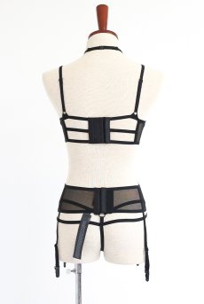 画像32: Premisis Black 3-pcs crotchless set｜ブラ＆チョーカー付きガーターベルト＆クロッチレスタンガ3点セット（ワイヤーあり・シースルー・ブラック） | Obsessive 高級Sexyランジェリー【即日発送・サイズ交換NG・メール便対象】輸入下着・ランジェリー   (32)
