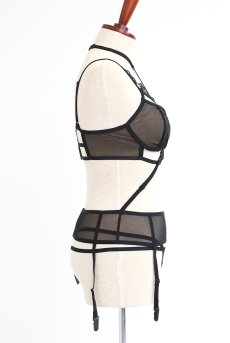 画像33: Premisis Black 3-pcs crotchless set｜ブラ＆チョーカー付きガーターベルト＆クロッチレスタンガ3点セット（ワイヤーあり・シースルー・ブラック） | Obsessive 高級Sexyランジェリー【即日発送・サイズ交換NG・メール便対象】輸入下着・ランジェリー   (33)