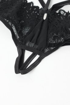 画像12: Donarella crotchless panties |クロッチレスショーツ(レース・デザインストラップ・ブラック) | Obsessive 高級Sexyランジェリー【即日発送・サイズ交換NG・メール便対象】輸入下着・ランジェリー   (12)